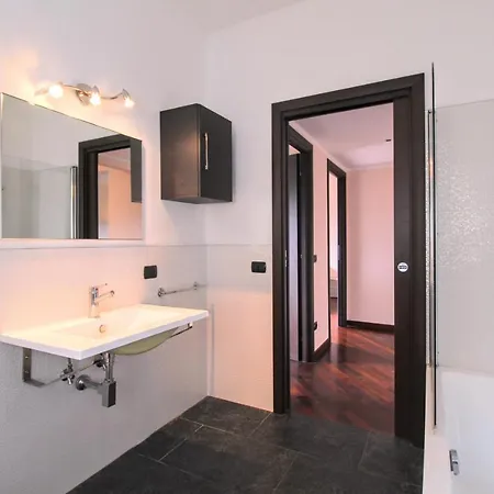 Apartamento Via Gentiloni,40 Metro Jonio Roma